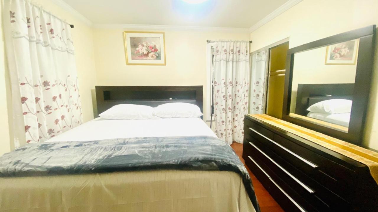 Minutes From Jfk, Beautiful Home With Peaceful, Cosy, Private Room New York Esterno foto