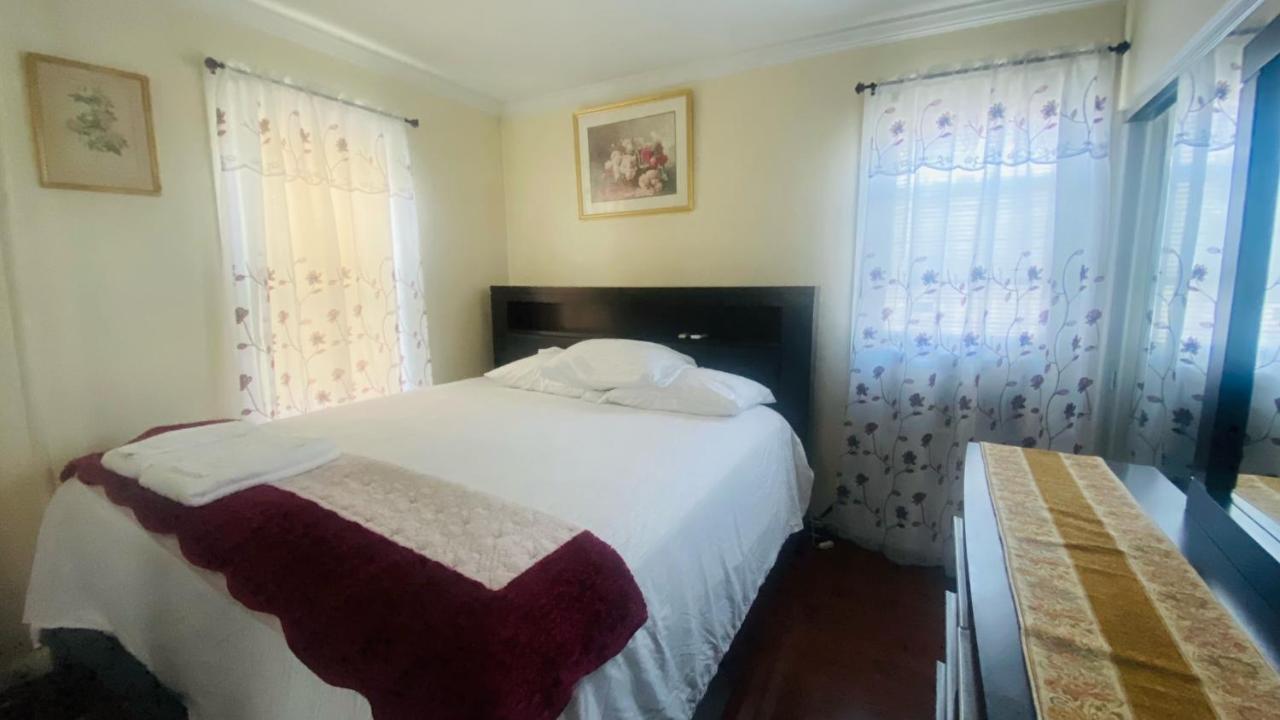 Minutes From Jfk, Beautiful Home With Peaceful, Cosy, Private Room New York Esterno foto