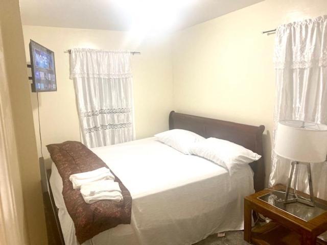 Minutes From Jfk, Beautiful Home With Peaceful, Cosy, Private Room New York Esterno foto