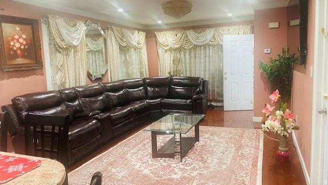 Minutes From Jfk, Beautiful Home With Peaceful, Cosy, Private Room New York Esterno foto